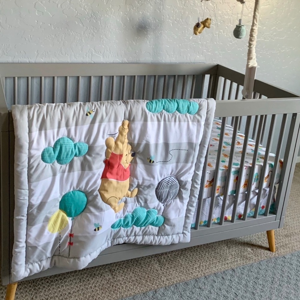 Winnie the Pooh 3 piece bedding for standard crib/toddler bed